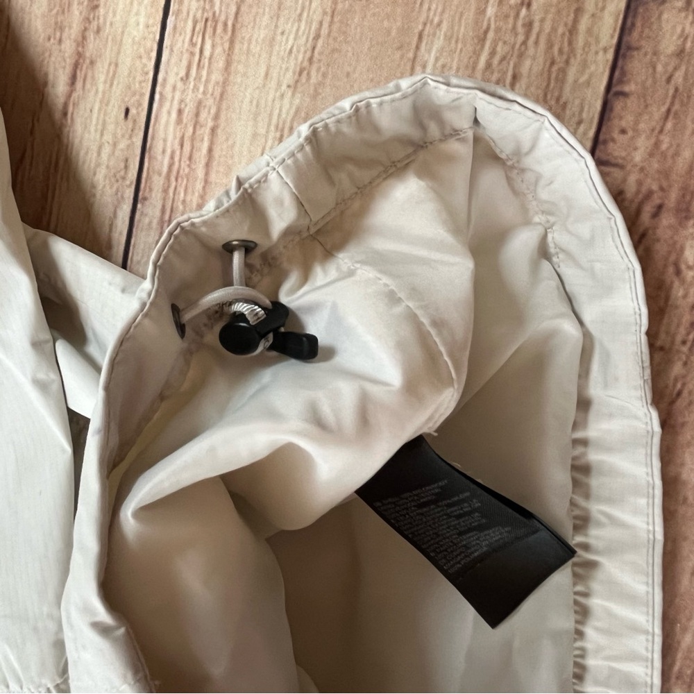 The North Face Nylon HyVent Jacket Hooded White/Ivory Women’s Large Flaw* - Picture 5 of 13